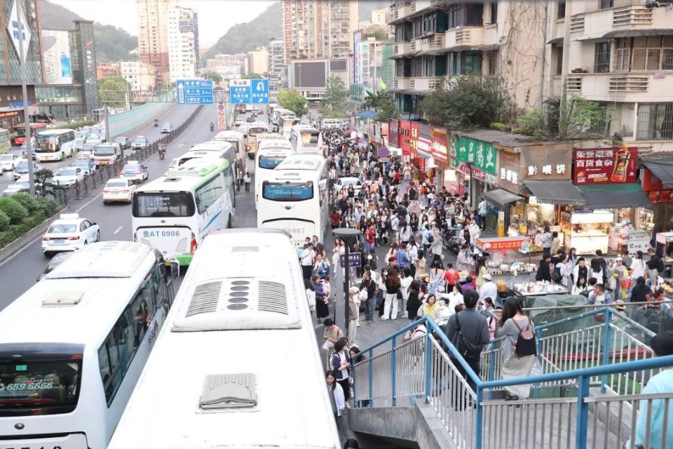 五一期間貴陽旅游市場火爆，集散中心高效服務(wù)獲游客點贊